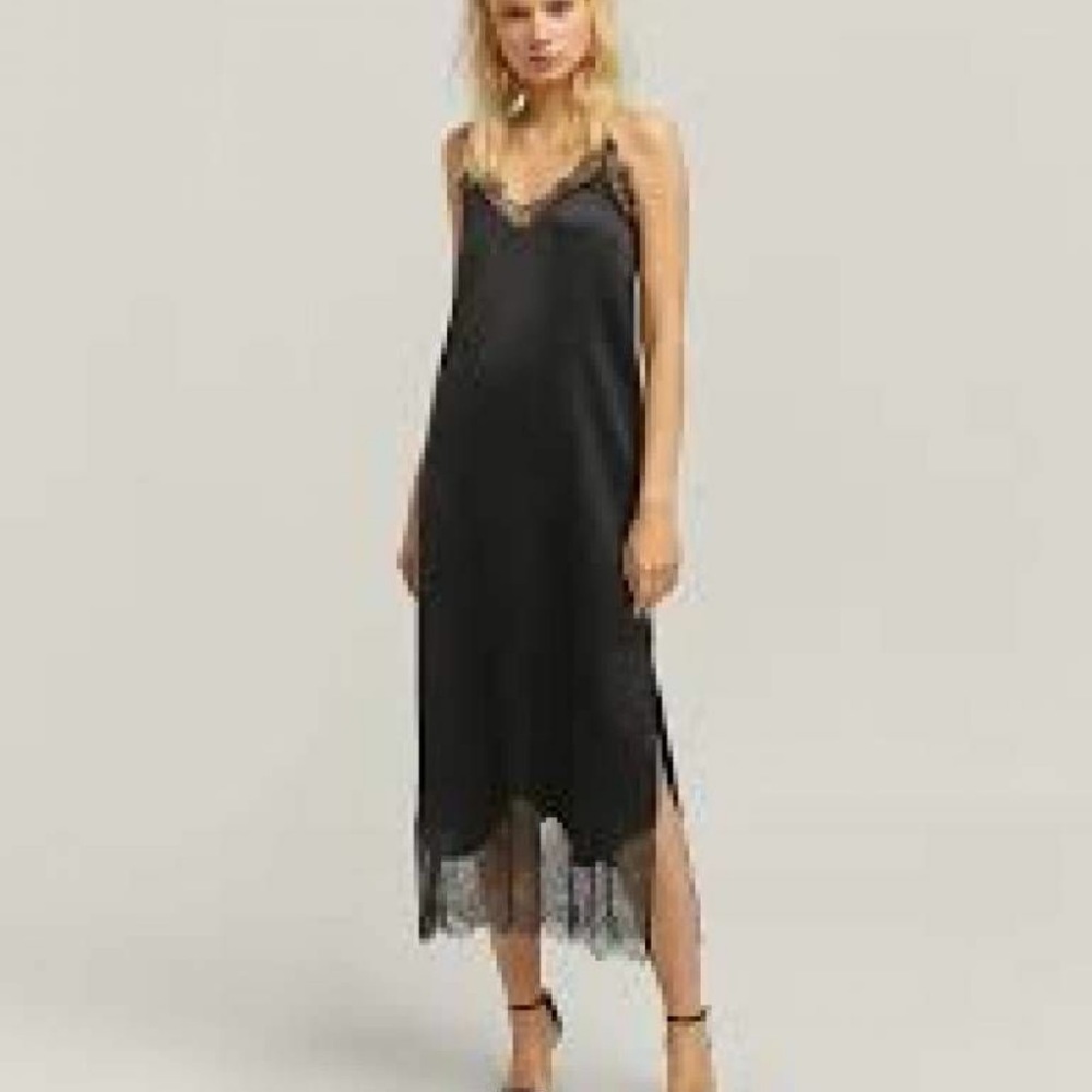 Slip dress with lace Stradivarius